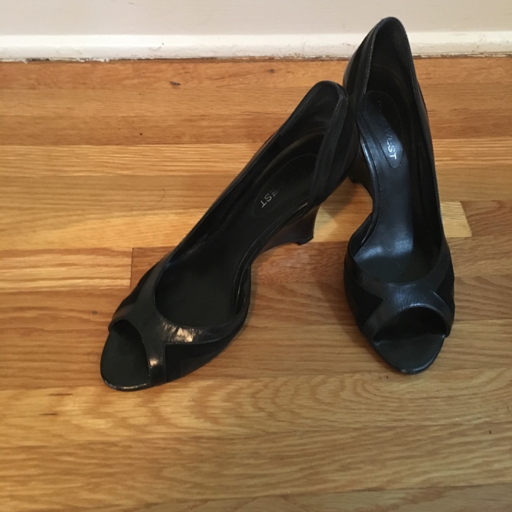 Nine West size 6.5 wedge